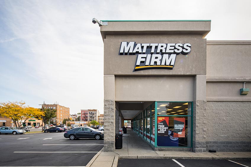 Mattress Firm storefront at Kennedy Commons shopping center.