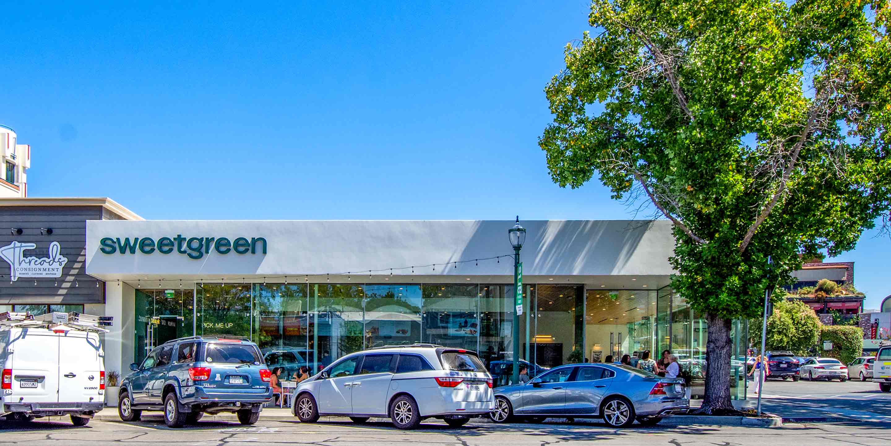 Image of Walnut Creek - Mt. Diablo shopping center with parking spaces.