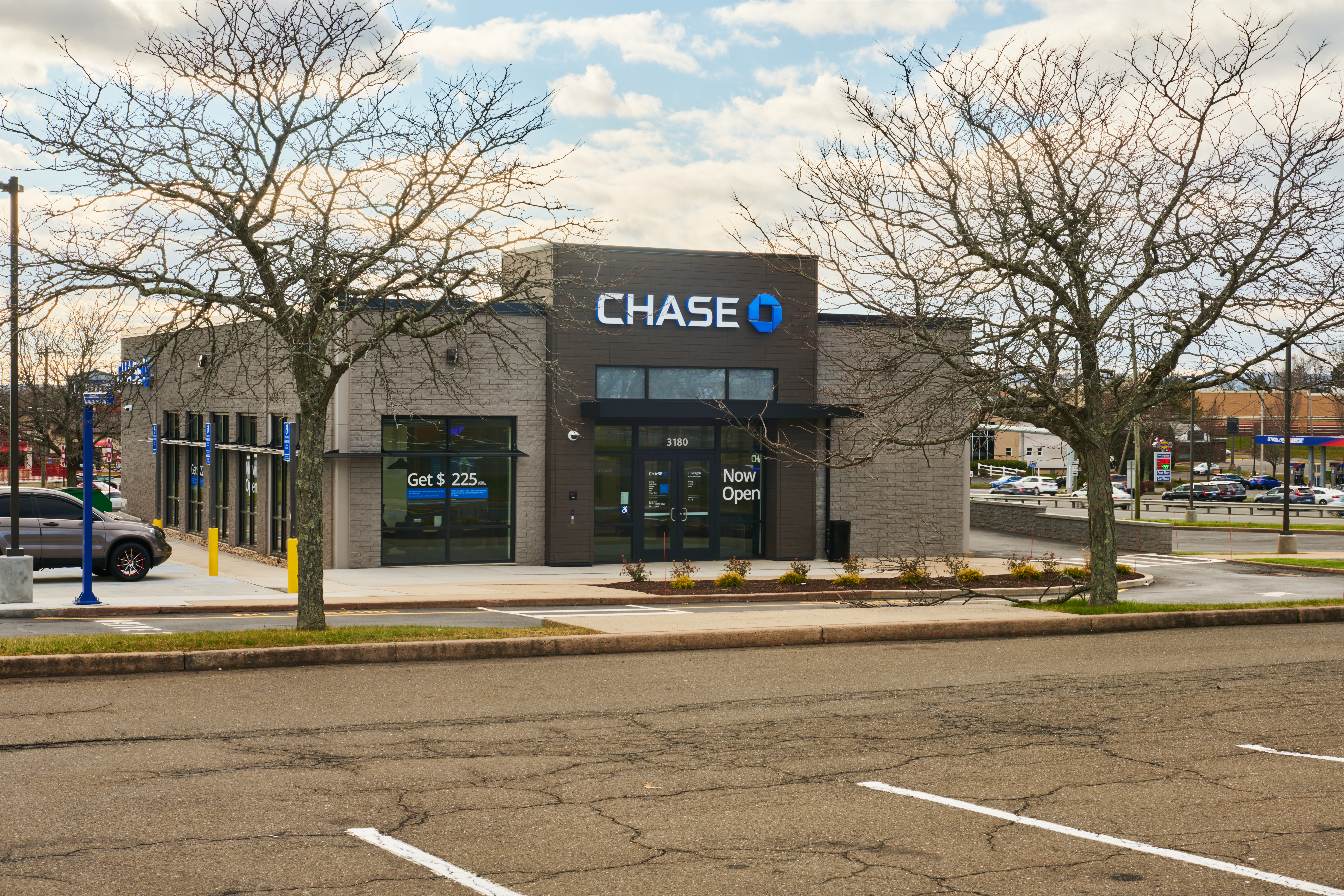 Chase bank at Newington Commons