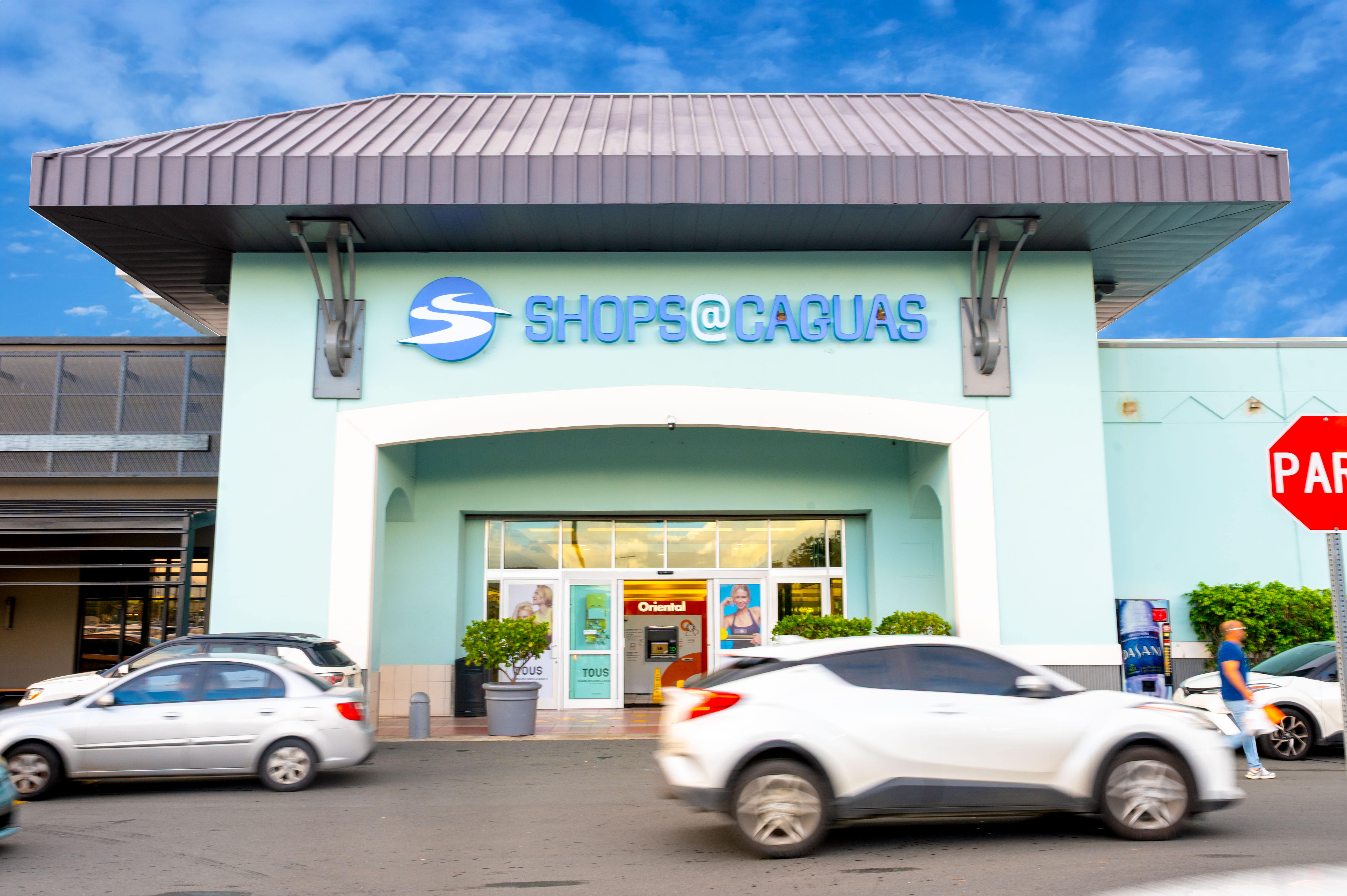 front entrance of the shops at caguas