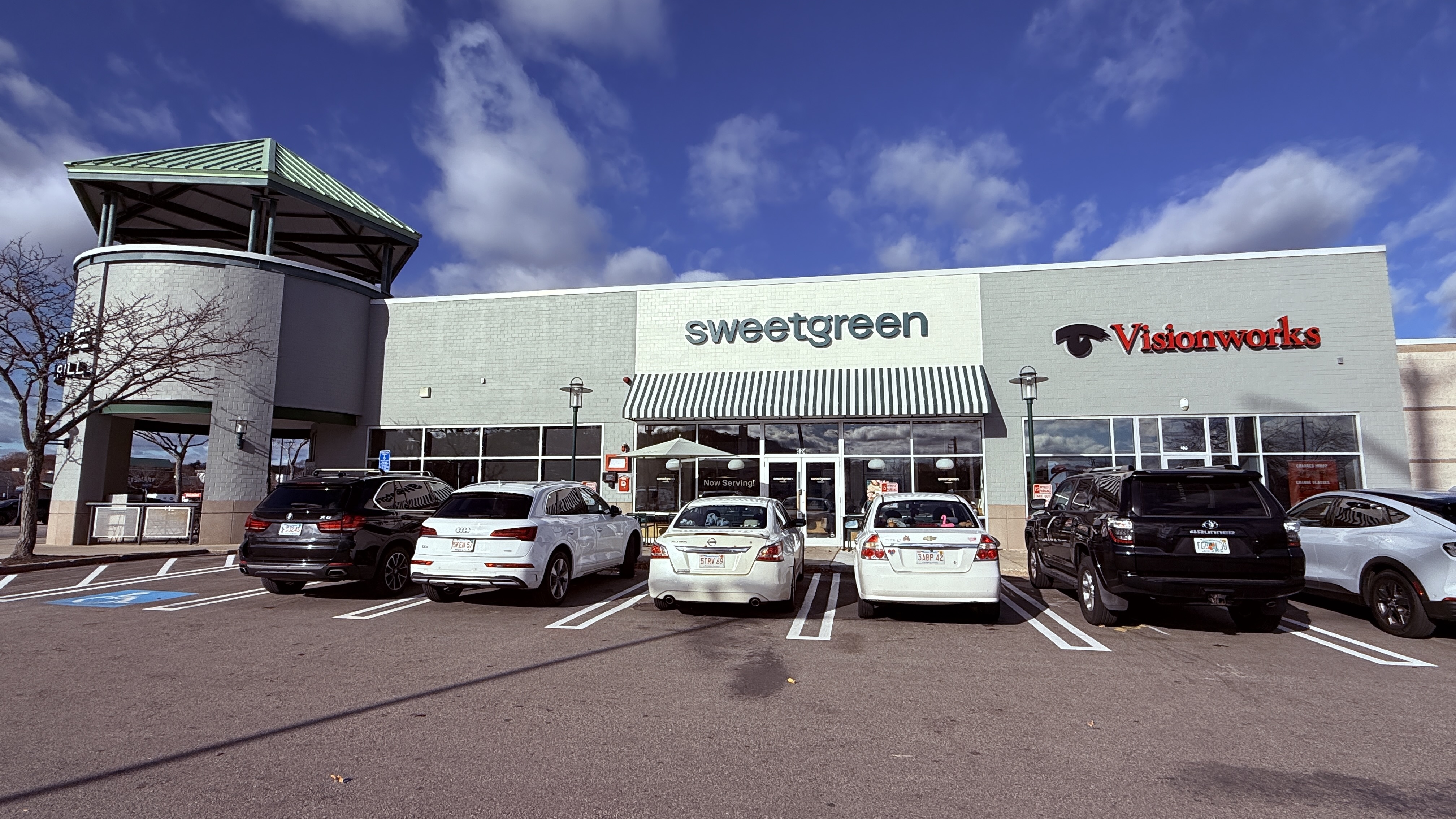 Photo showing chipotle, sweetgreen and visionworks on a beautiful sunny day
