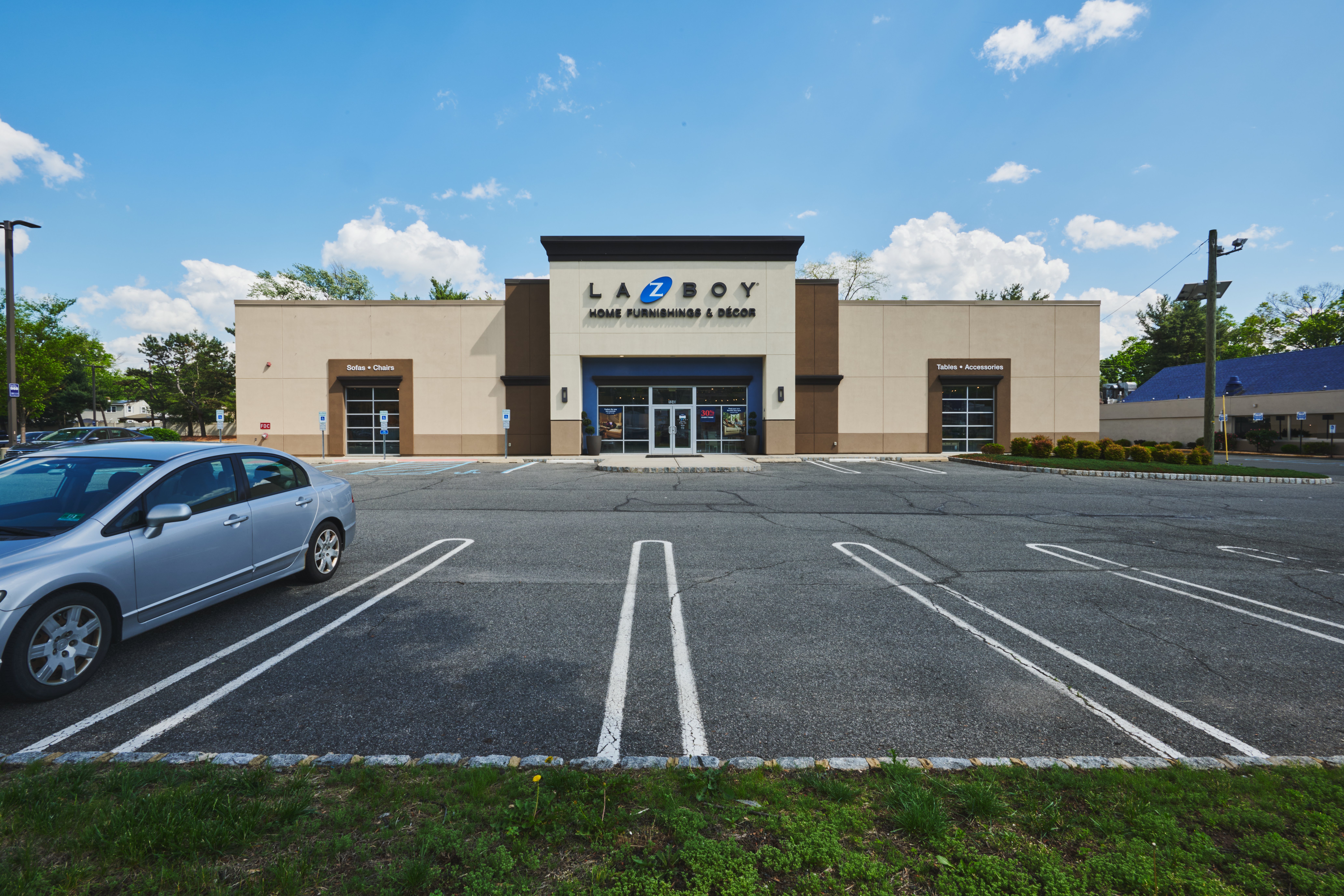 La-z-boy storefront
