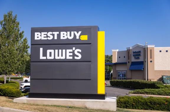 Sign at Bergen Town Center with Lowe's and Best Buy logos