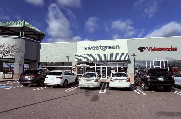 Photo showing chipotle, sweetgreen and visionworks on a beautiful sunny day
