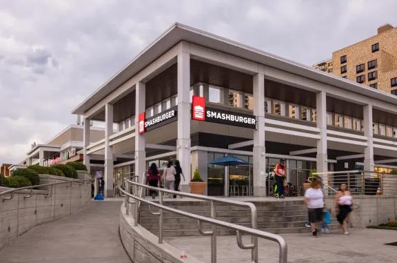 smashburger at bruckner commons