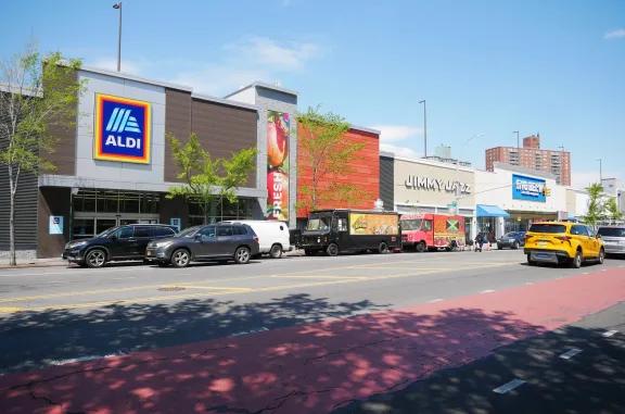 aldi at bruckner commons