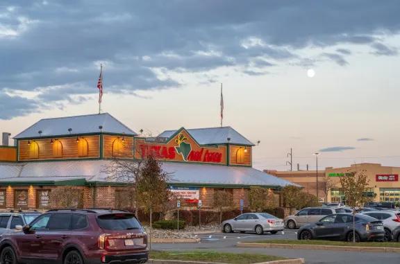 texas roadhouse at Gateway center