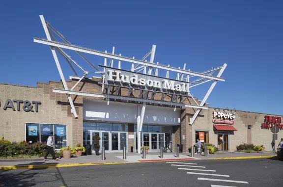 Hudson Mall main enterance