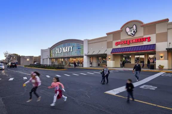 chuck-e-cheese and old navy at Hudson Mall 
