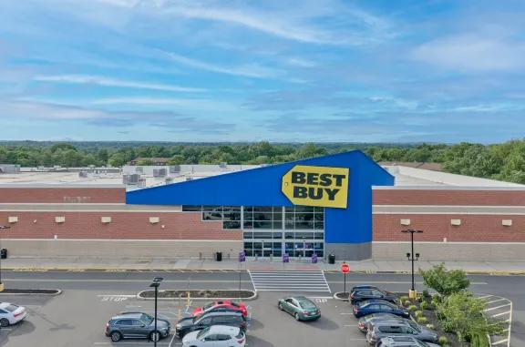 Best Buy at The Plaza at Woodbridge