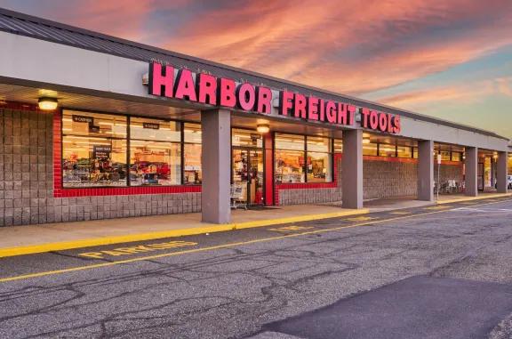 harbor freight tools at the Plaza at Woodbridge