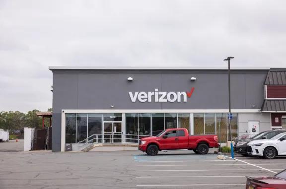 Verizon at Stelton Commons