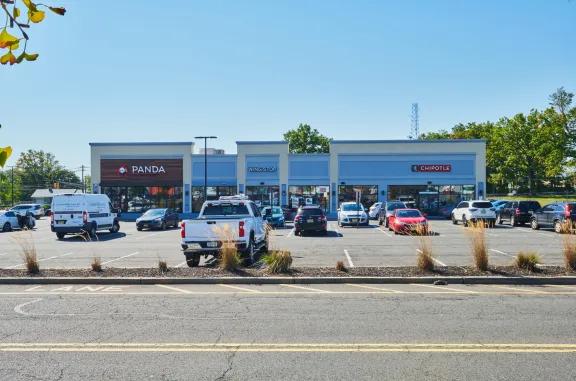 Shops at Woodbridge Commons