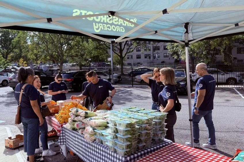 Grassroots Grocery volunteer day
